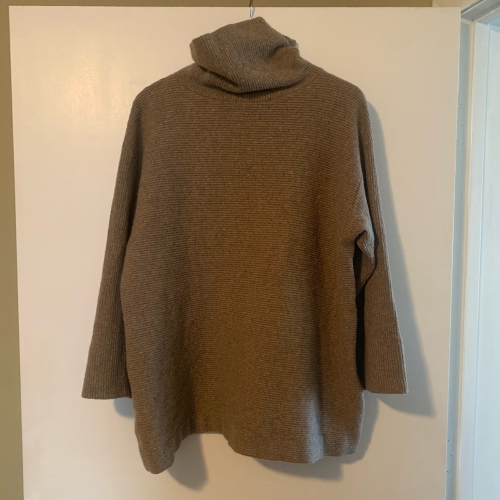 Elizabeth Suzann Margaret Turtleneck in Stone M/L